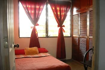 Alojamiento El Salvador Guest House