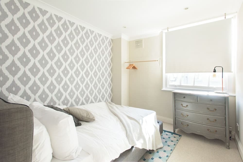 The Harrods Mews - Modern 4BDR house with rooftop terrace