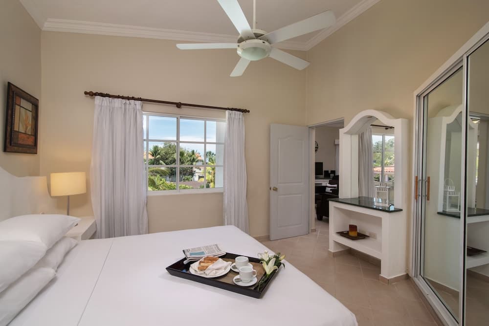 Lifestyle Kosher Crown Suites