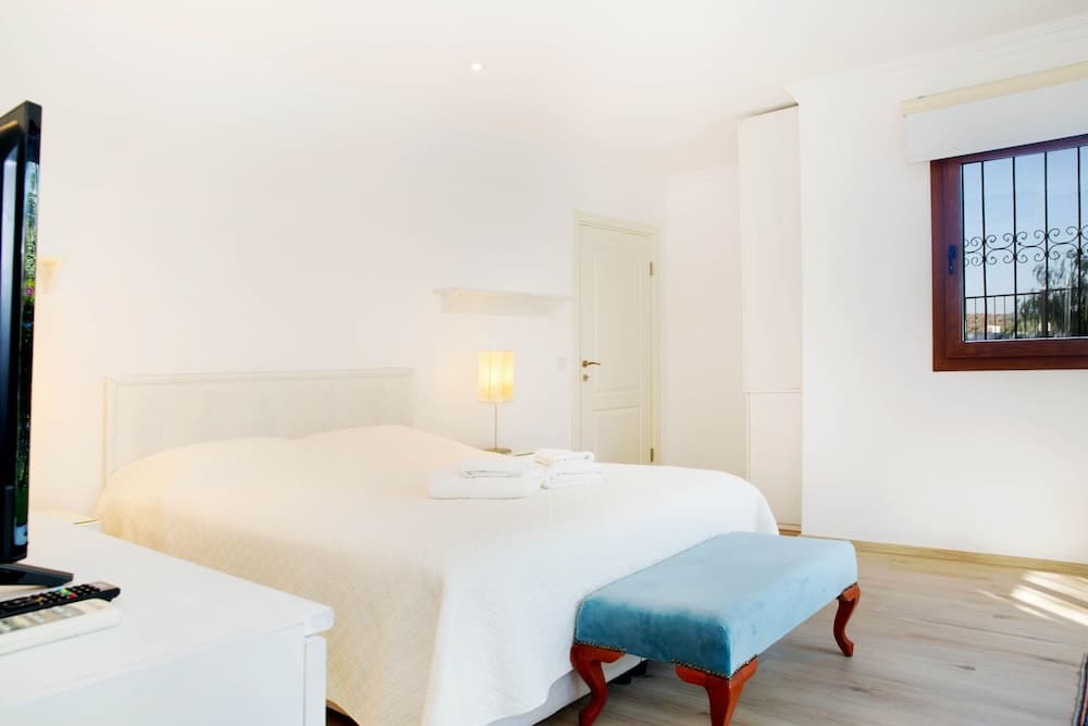 Important Group Villa BD420 6 Bedrooms