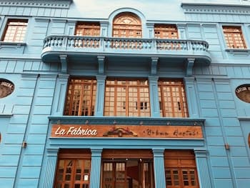 La Fabrica Urban Hostel