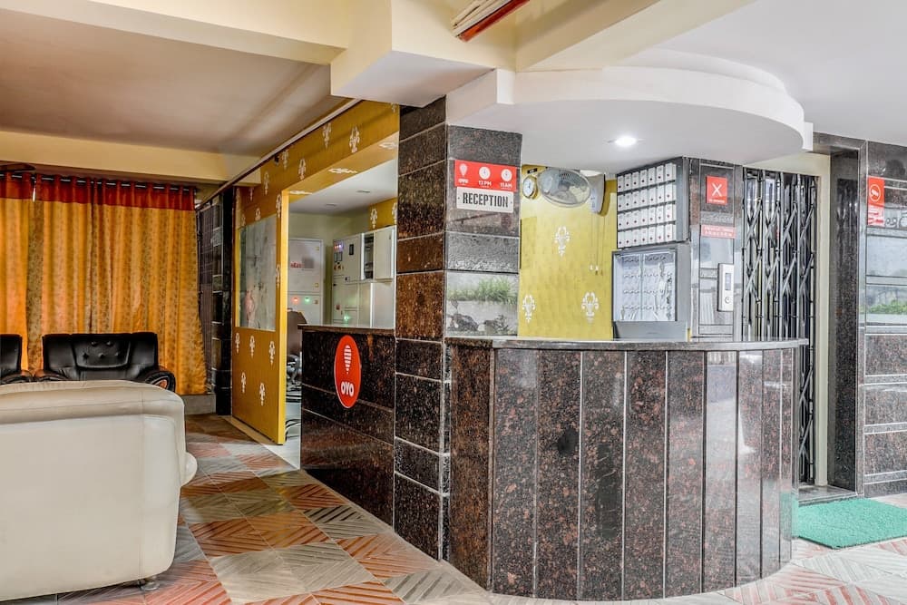 OYO Flagship 9352 Hotel SRC Grand