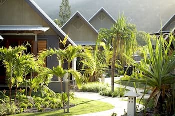 Pure Magnetic Villa 5