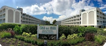 Casa del Mar On The Seawall