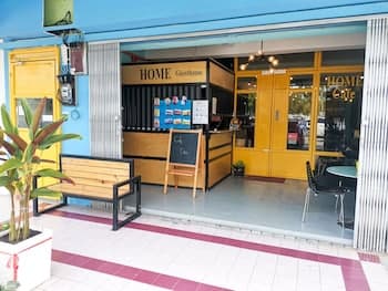 DFS Capsule Hotel - Hostel