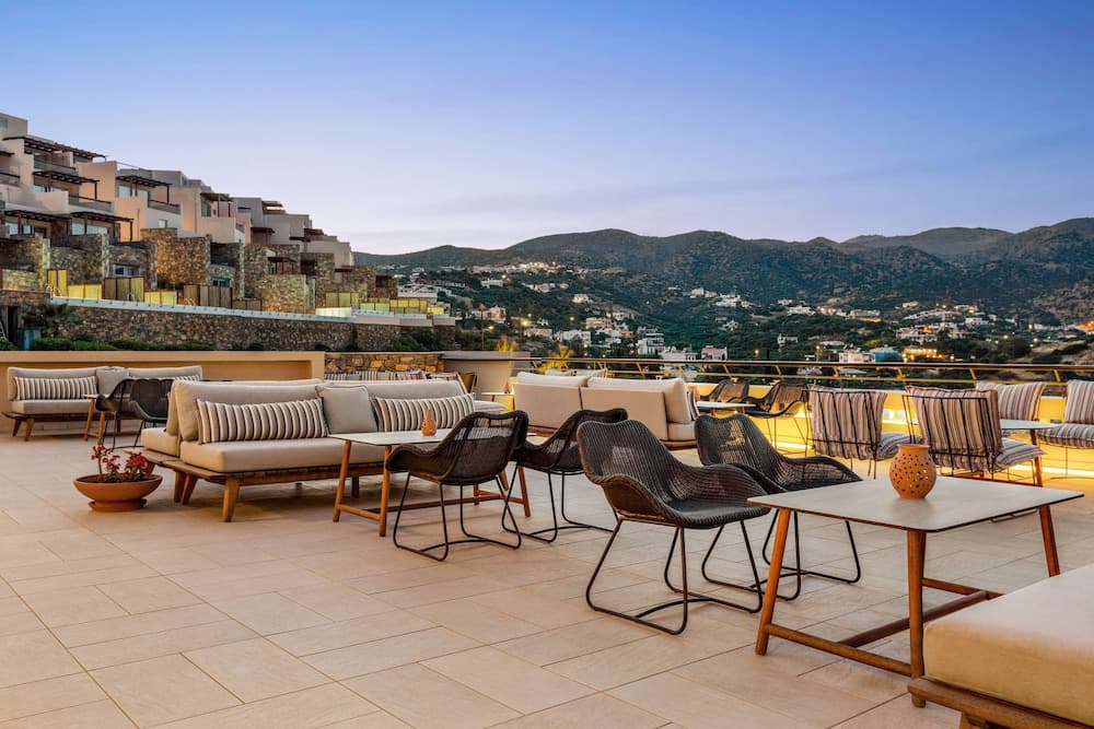 Zeus Eleva Mirabello Bay