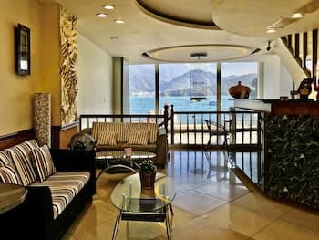 Ming Hu B&B (No elevator)