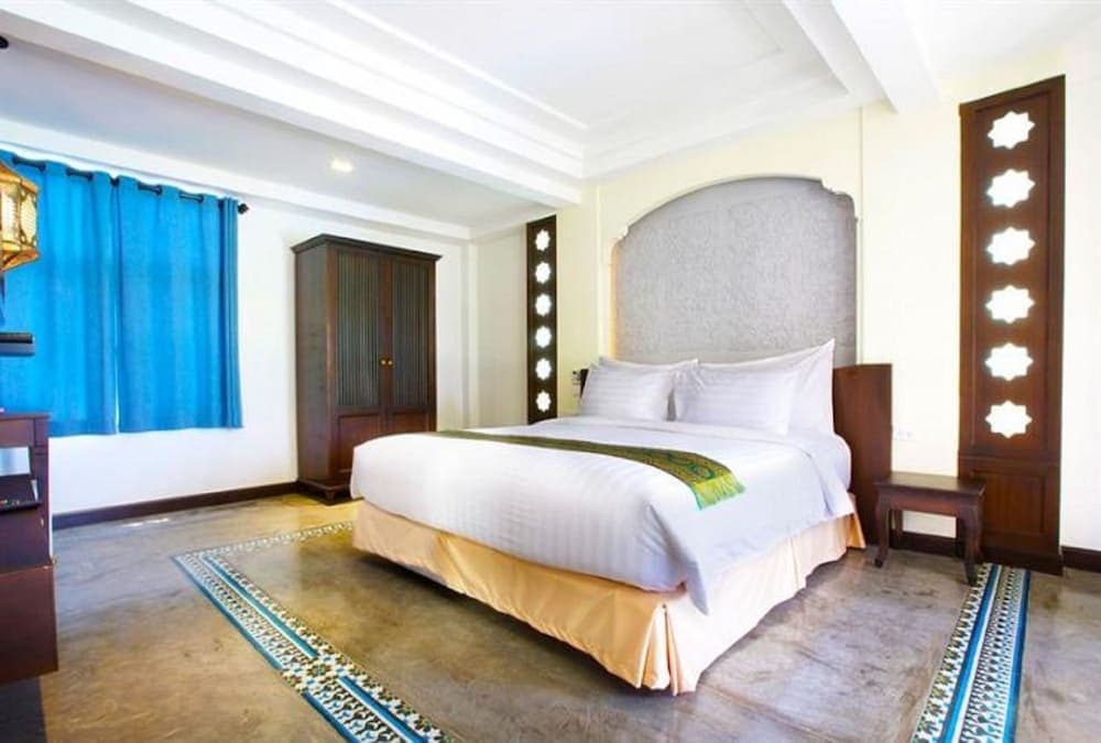 Madame Green Forever