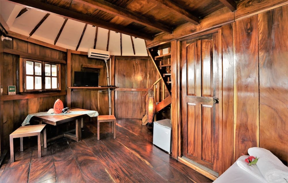 Boom Shiva Boutique Hotel & Restaurant