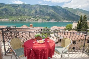 Apartments Boka Heart