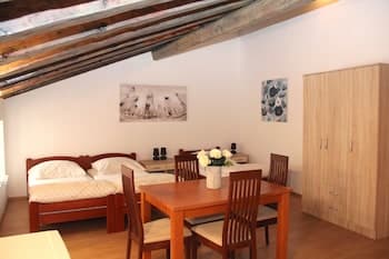 Old Theatre Rooms and Apartments