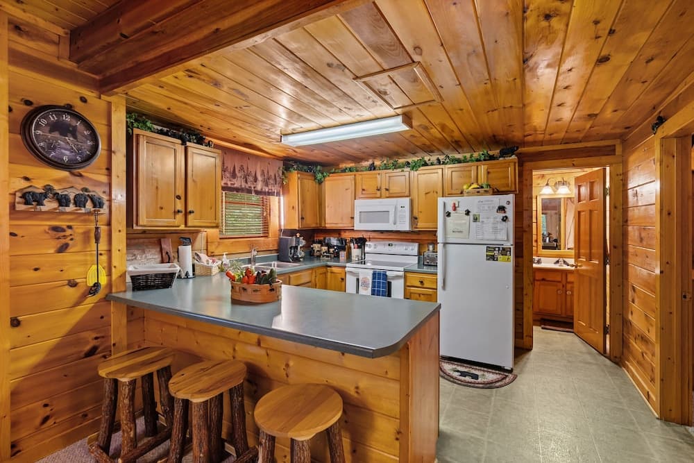 Forest Fling 2 Bedroom Cabin by RedAwning