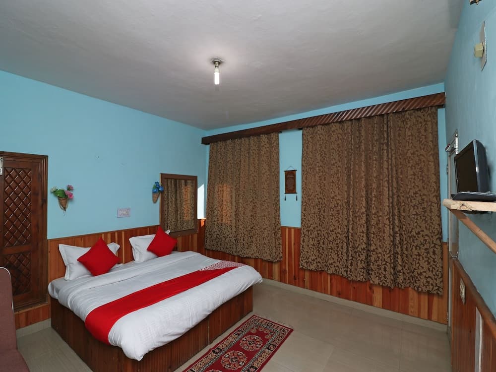 OYO 13732 Home Cozy near Mall Aleo Manali