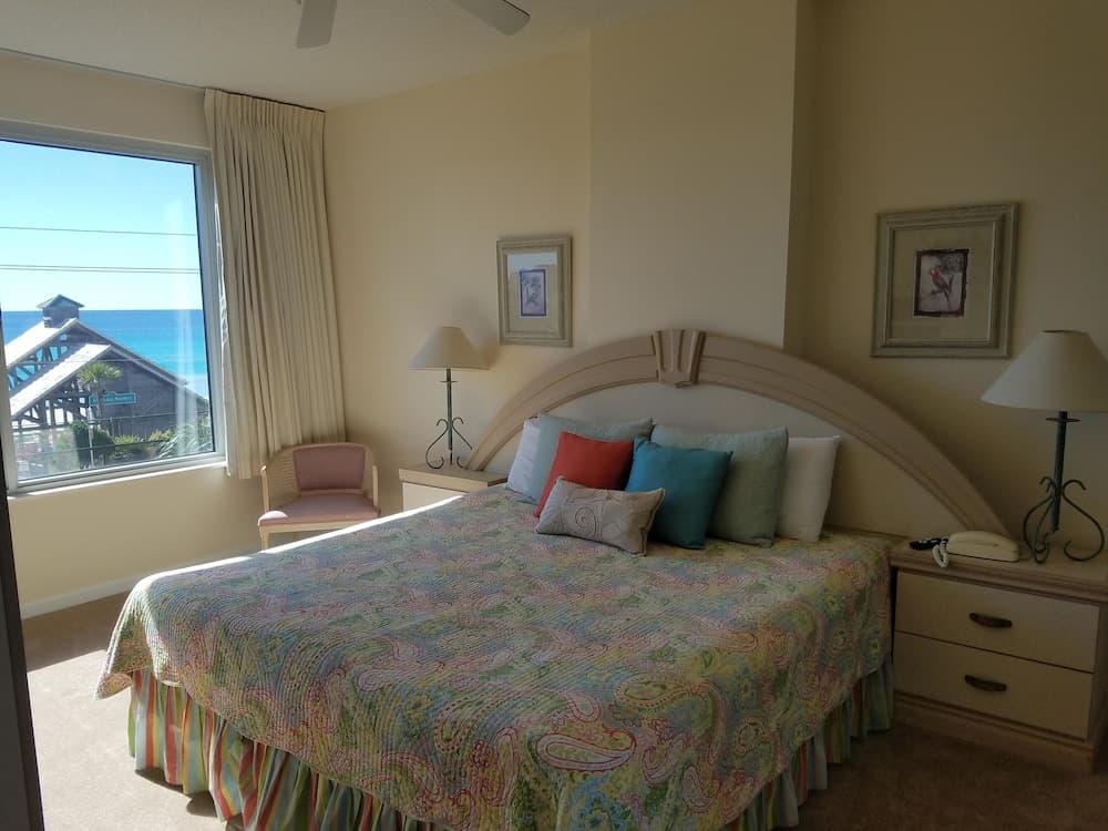 Leeward Key Condos by Crystal Waters