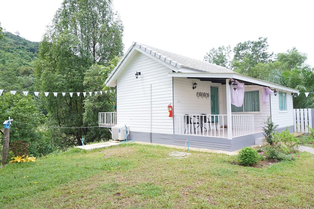 The White Village Ranong Resort