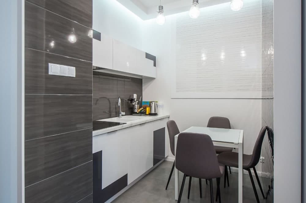 Estate Center Rooms Ilumino