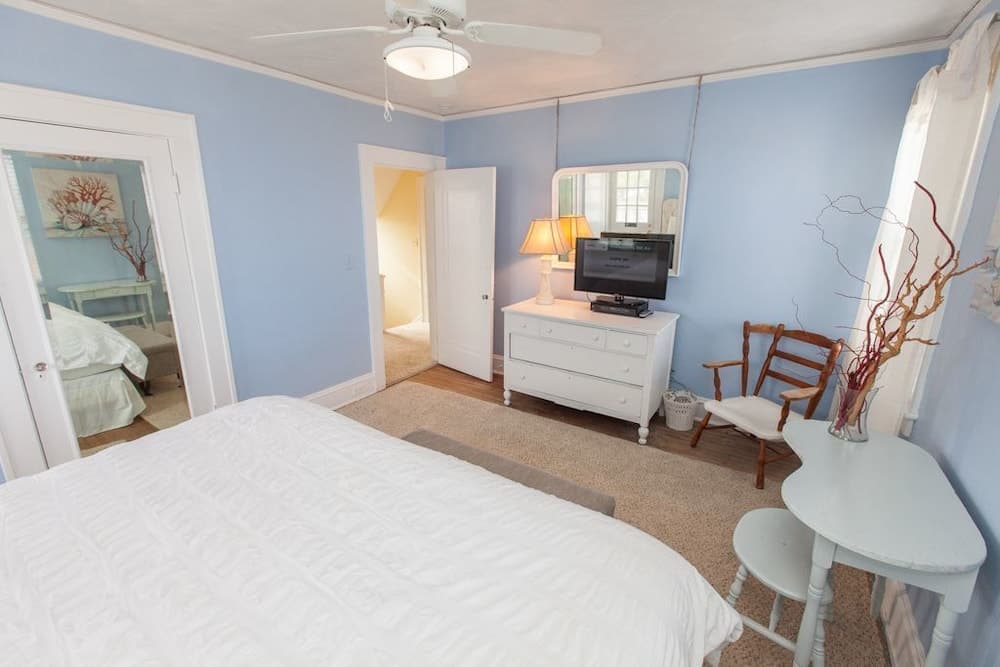 4608 Ocean Front Avenue 4 Bedroom Home by Redawning