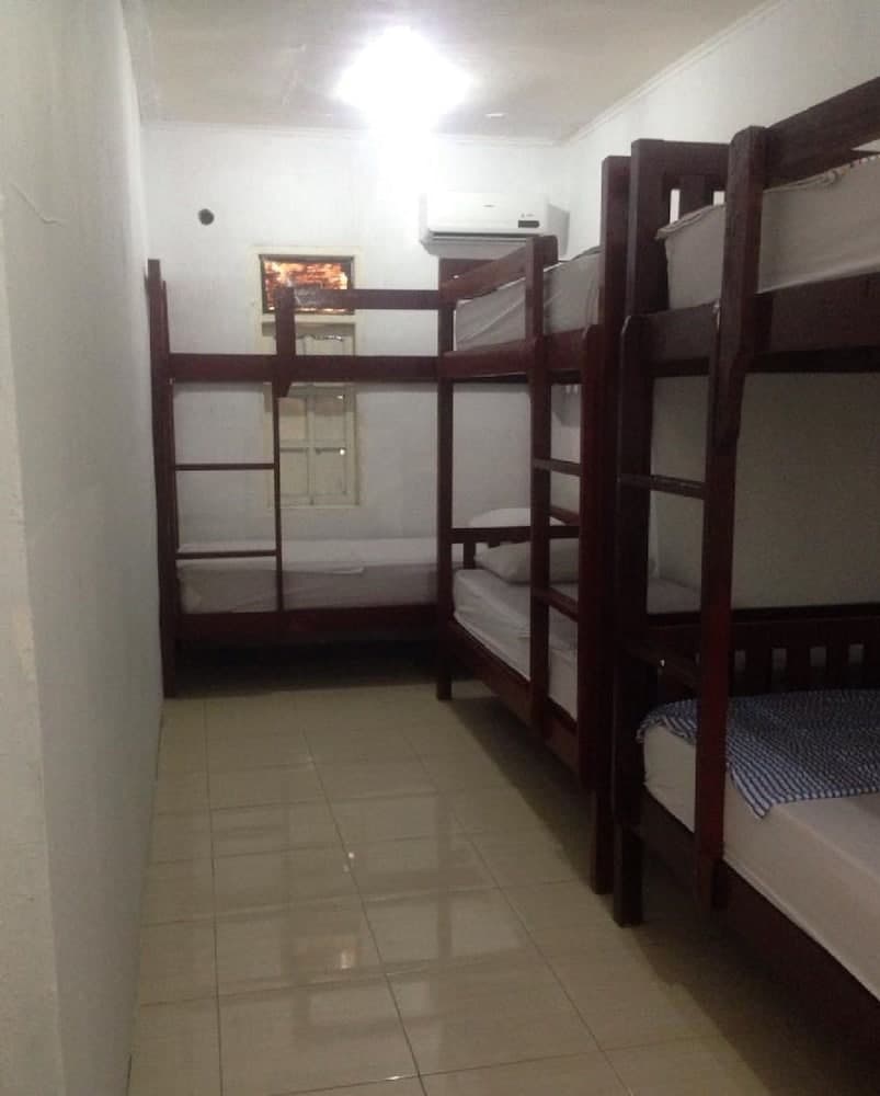 Good For Ya Knee Hostel - Adults Only