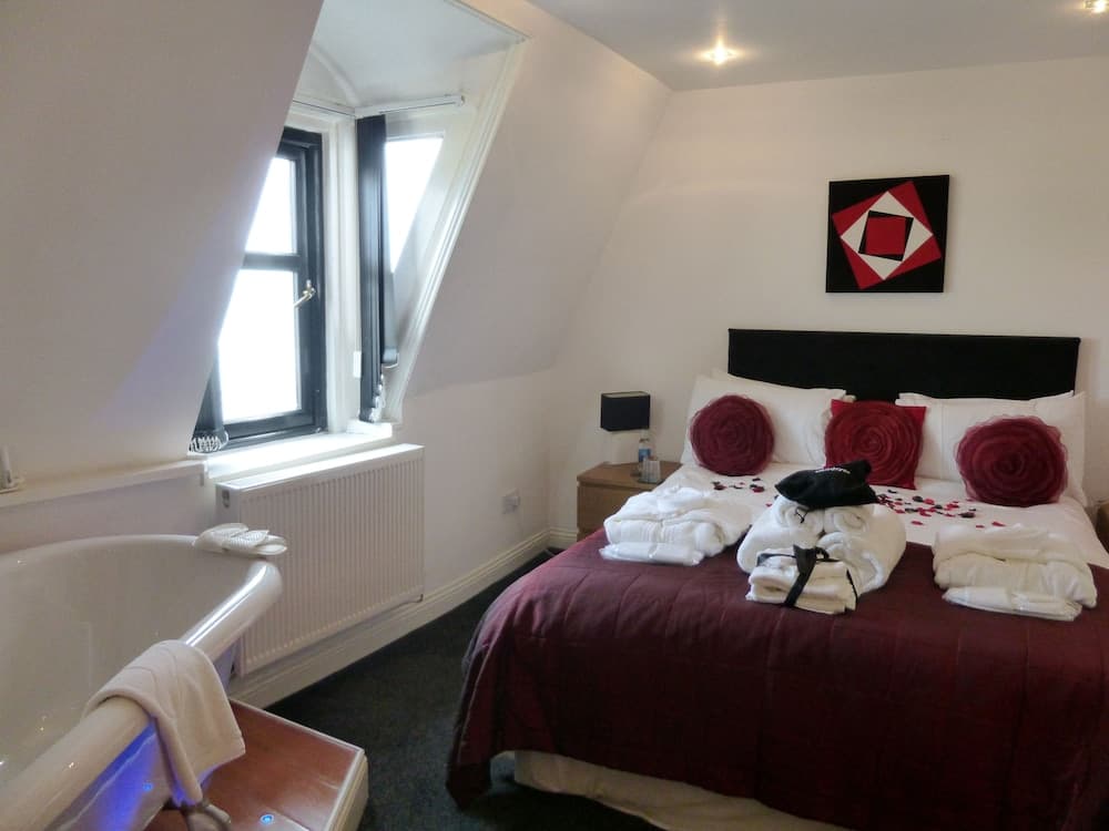 The Carlton Holiday Apartments