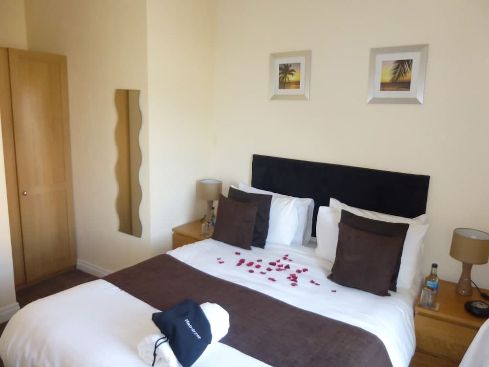 The Carlton Holiday Apartments