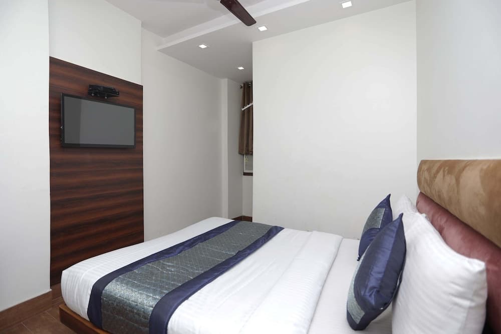 OYO 12519 Hotel Sun Palace