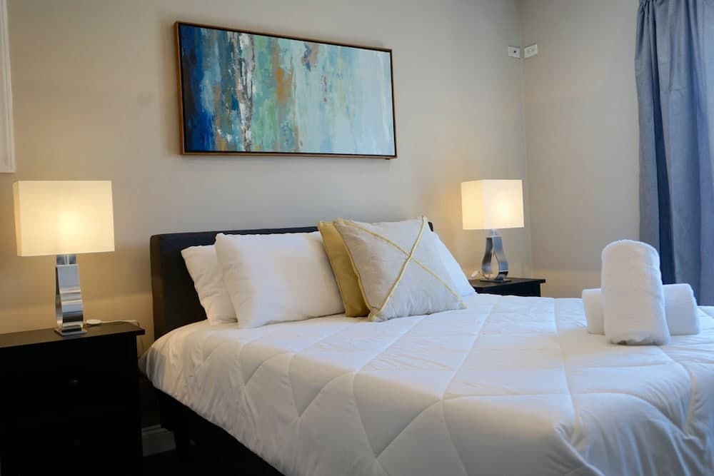 McCormick Business Traveler Delight w 2 Balconies