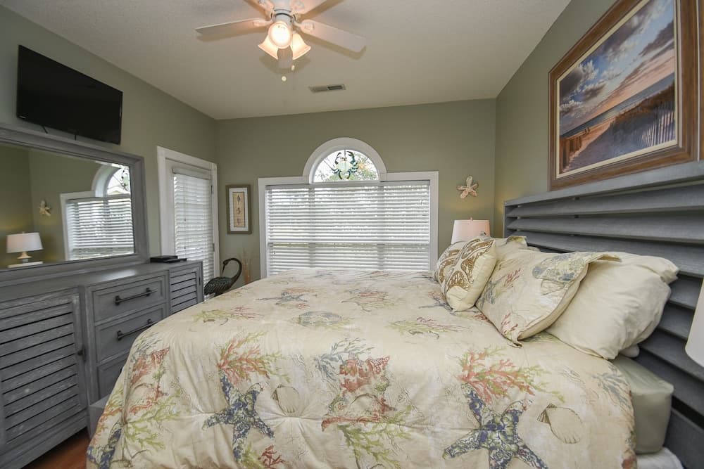 4673 Wild Iris Dr 203 2 Bedroom Condo by Redawning