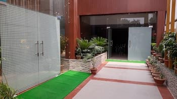 Hotel The Golden Sunrise