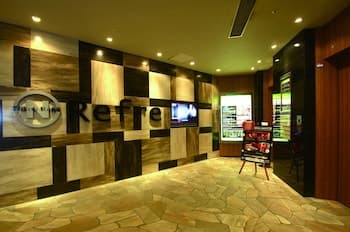 Nikoh Capsule Hotel Refre - Hostel - Caters to Men