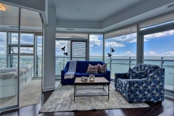 Sarkar Suites - Entertainment District