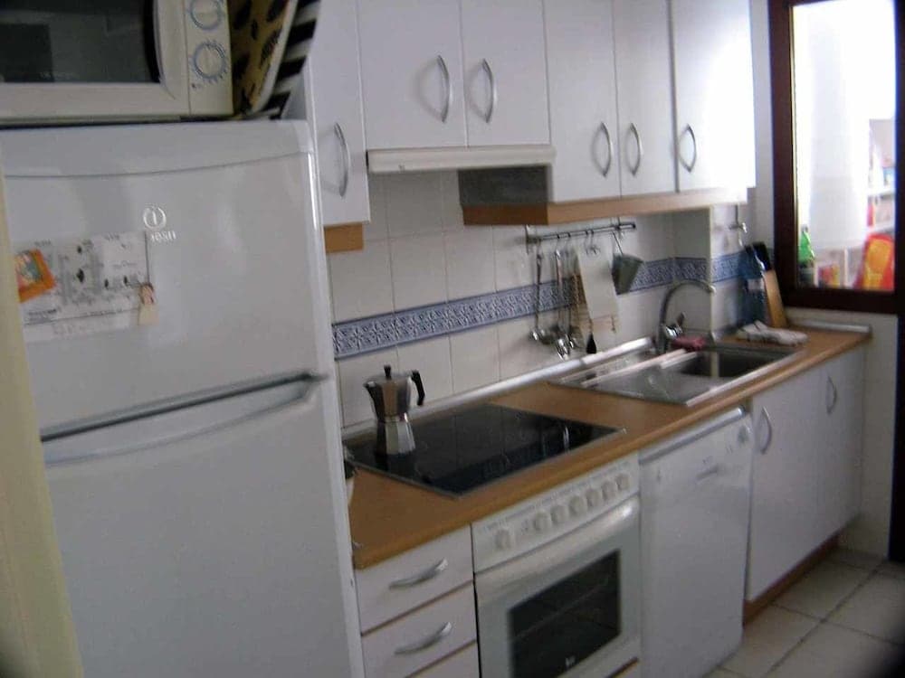 Venavera H21a - 2 Dorm / 1bath Walk to Beach