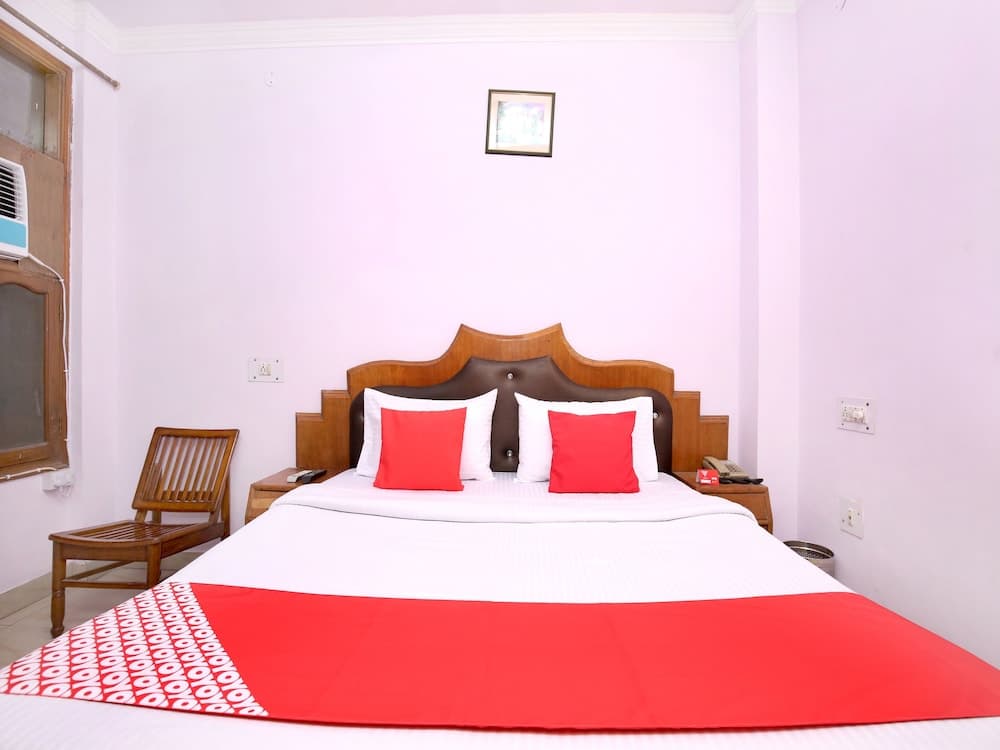 OYO 14029 Hotel Yogesh