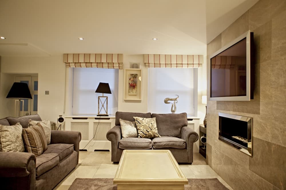 The Colin Farrell suite - hiphipstay