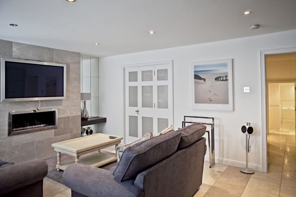 The Colin Farrell suite - hiphipstay