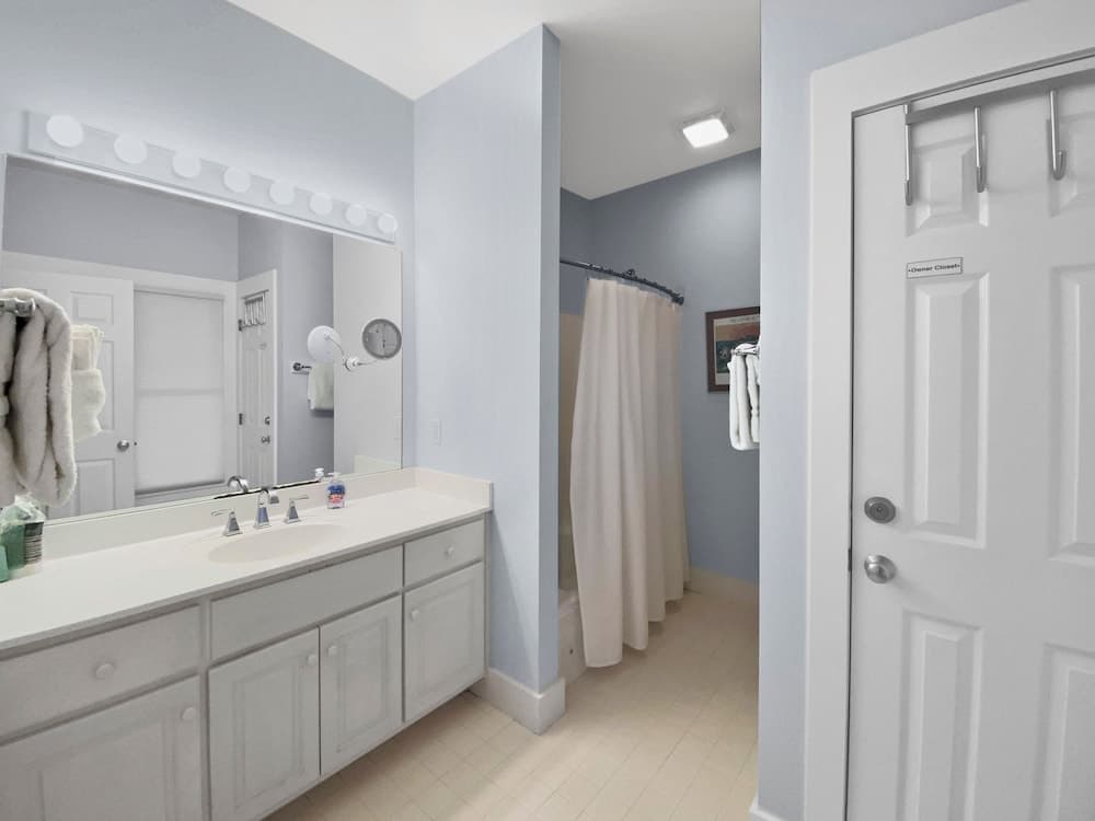 Good For You 3 Bedroom Home by Redawning