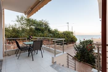 Seaside Getaway - Aelia Villa's Dreamy Paradise