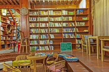 Dali BOOK INN