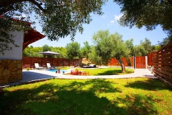 Salonikiou Beach Luxury Residences