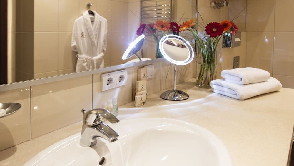 Senator Victory Square