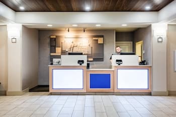 Holiday Inn Express Hotel & Suites Lewisburg, an IHG Hotel