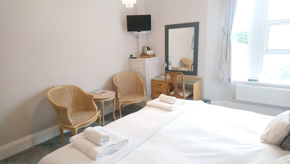 Heathcliff House, Exclusively for Adults, Free Large Car Park