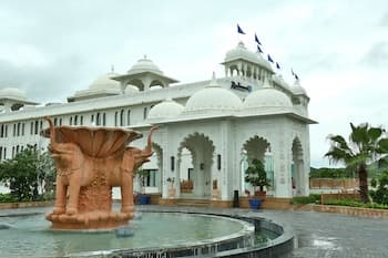 Radisson Blu Udaipur Palace Resort & Spa