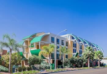 Holiday Inn Oceanside Camp Pendleton Area, an IHG Hotel