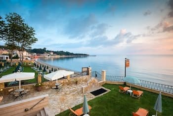 Andreolas Luxury Suites