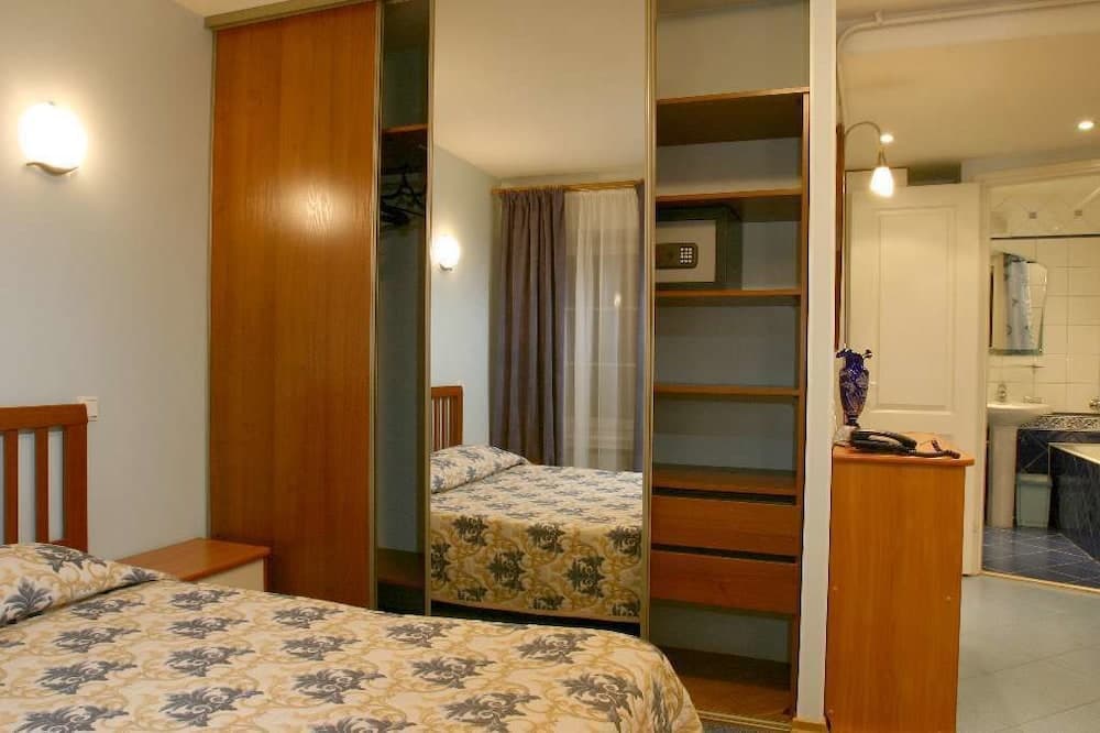 Austrian Yard at Furshtatskaya 45