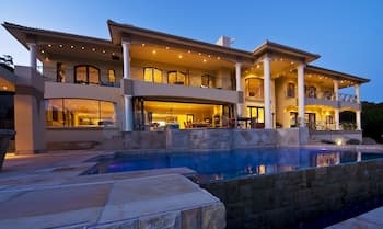 Villa Paradisa Guest House