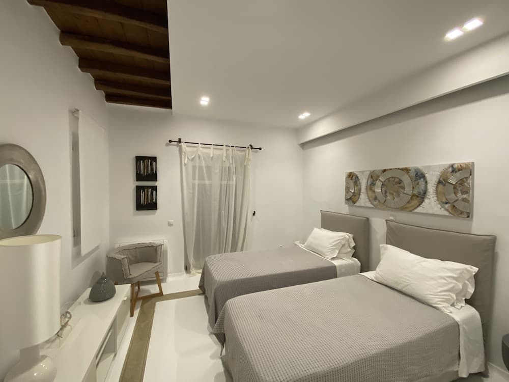 Villa Alessandra - Near Ornos Beach