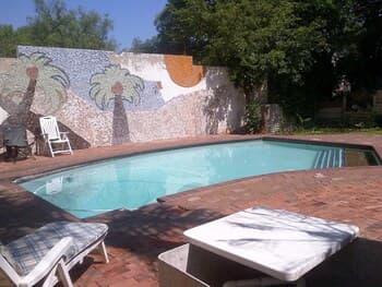 Rosebank Lodge & Backpacker