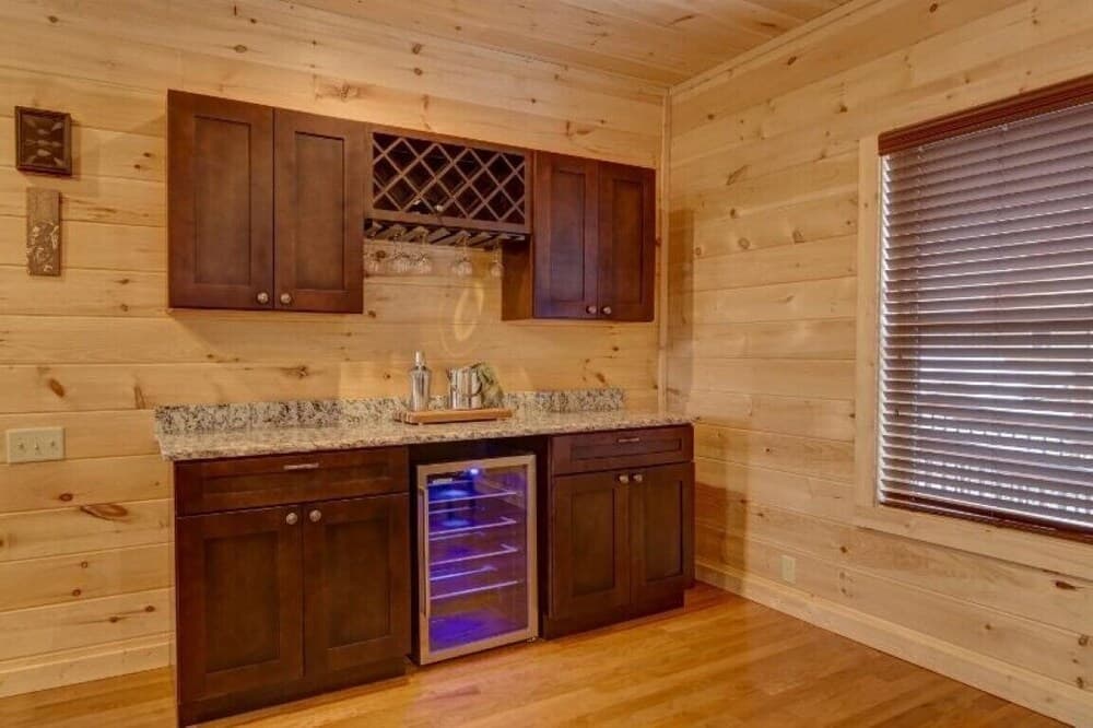 Grand Cherokee Lodge - 5 Bedrooms, 5 Baths, Sleeps 20 Home by Redawning