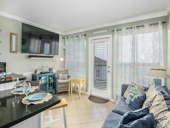 Seascape 2118 1 Bedroom Condo by RedAwning